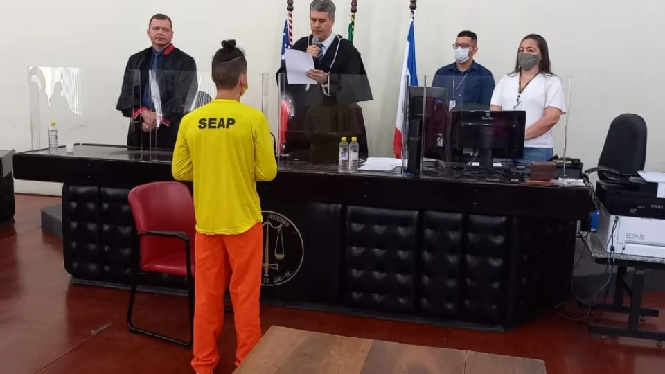 Tribunal condena a 32 anos de prisão homem que matou idosa e sobrinho em Manaus