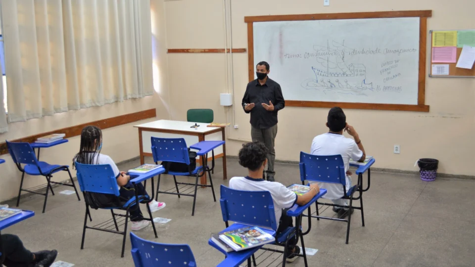 PSS: Secretaria de Educação convoca 122 profissionais, para atuação em Manaus e no interior