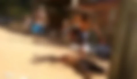 IMAGENS FORTÍSSIMAS; Homem é brutalmente apedrejado até a morte; Veja vídeo