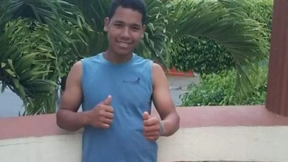 IMAGENS FORTES; Corpo de homem é encontrado com vísceras expostas e pênis decapitado; Veja vídeo