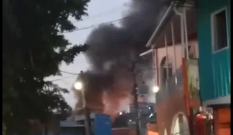 Vídeo de incêndio no bairro Petrópolis