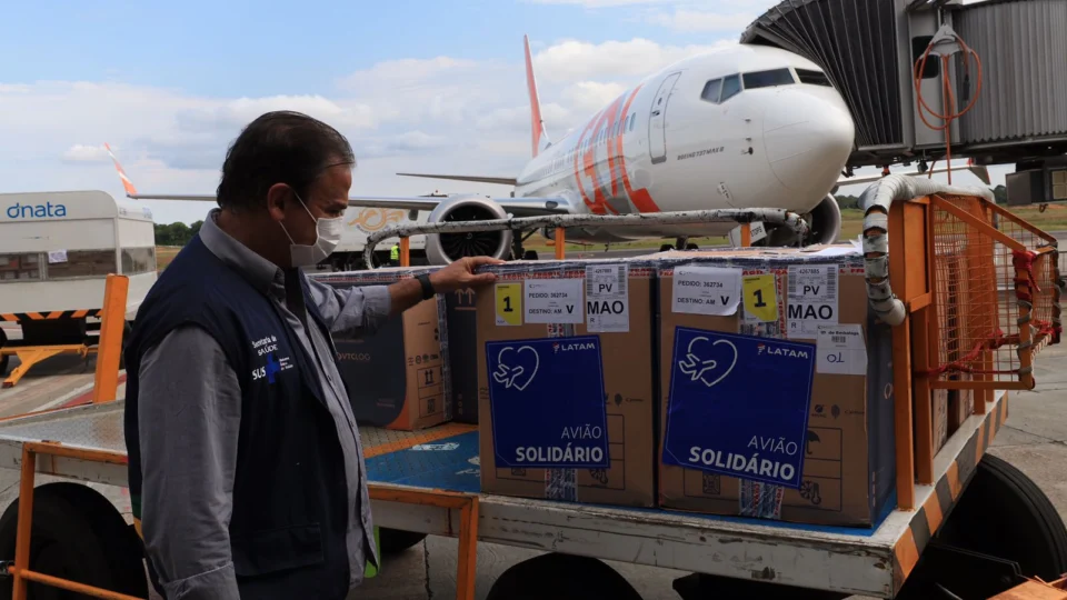 Governo do Amazonas recebe mais 83.700 doses de vacinas contra Covid-19