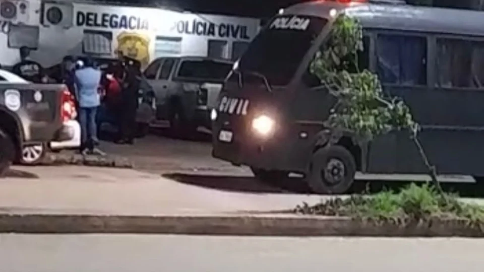 Em menos de dois meses 34 presos fogem da Delegacia de Iranduba; Veja vídeos