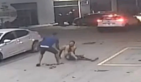 Homem é brutalmente assassinado a facadas pelo “amigo” após discussão por salgado; Veja