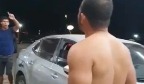 Veja Vídeos; Homem é brutalmente assassinado a facadas pelo “amigo” após discussão por salgado