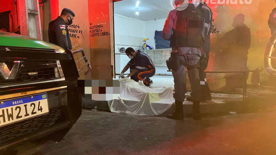 Ajudante de pedreiro e jovem de 16 anos são executados, no NSª de Fátima 2, por dupla em moto