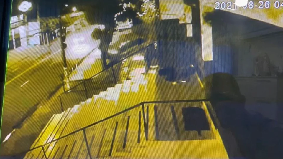 EXCLUSIVO; Veja vídeo do exato momento do acidente que matou homem e deixou o outro ferido em Manaus