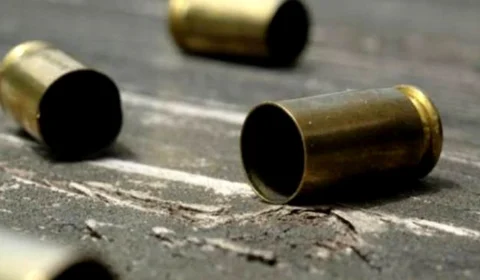 Homem é assassinado a tiros em posto de gasolina