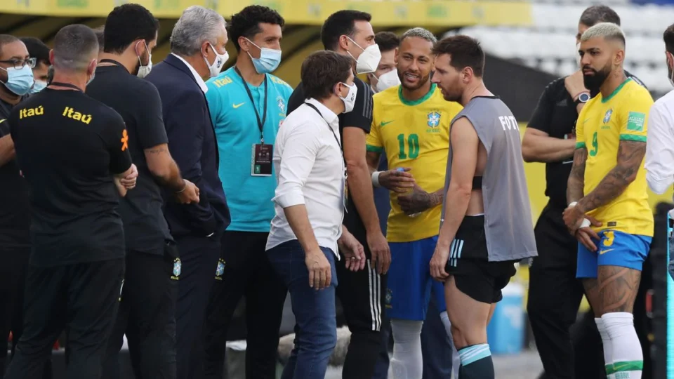 Eliminatórias: Fifa abre investigação sobre jogo entre Brasil e Argentina; Veja detalhes
