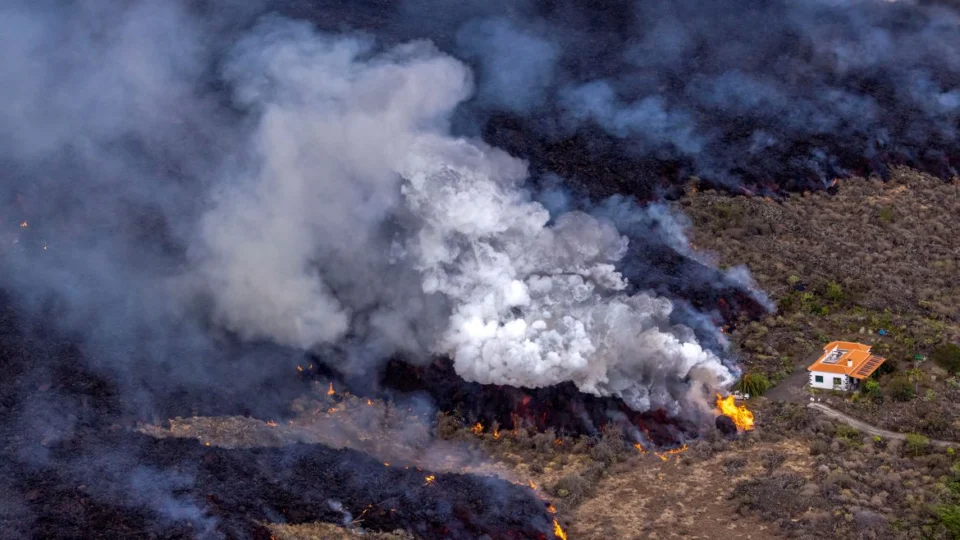La Palma: Mais de 200 casas foram destruídas pelo vulcão Cumbre Vieja