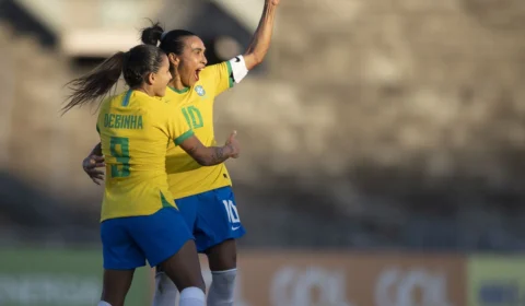 Com golaço de Marta e brilho de novata, Brasil bate Argentina no estádio Almeidão em João Pessoa