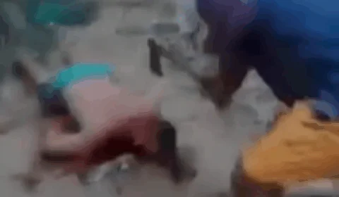 Vídeo de execução de homem com machadadas na cabeça