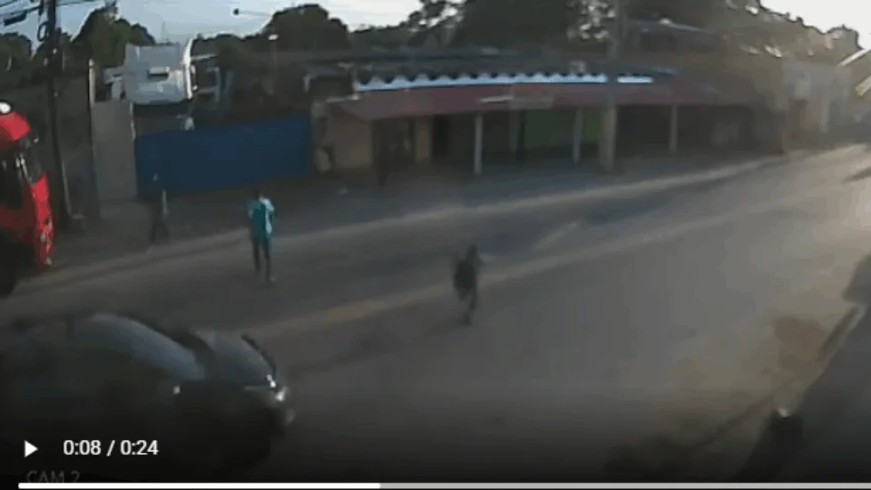 Vídeo de criança atropelada no Mauazinho
