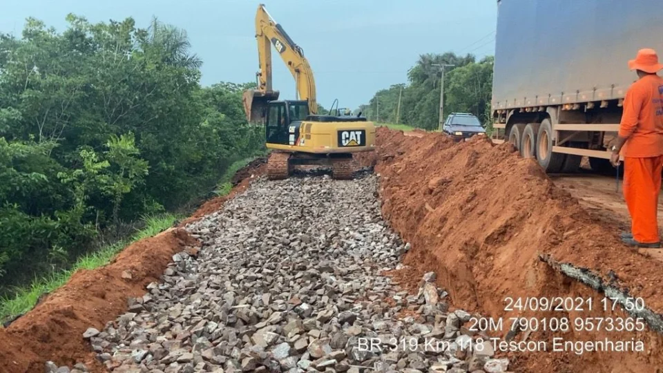 Trecho da BR-319 cede novamente e via é interditada nas proximidades do Careiro Castanho – VEJA VÍDEO