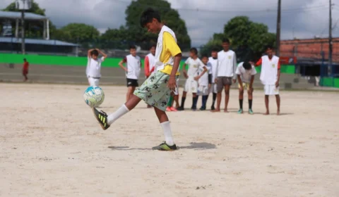 Novo Campo do Teixeirão incentiva o esporte e resgata sonhos após receber reforma