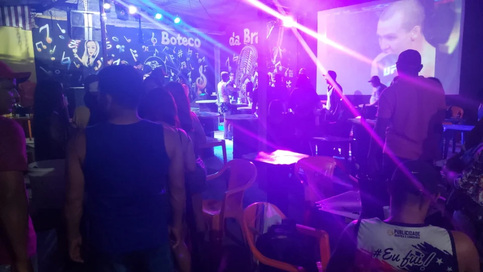 Agentes da CIF fecham cinco estabelecimentos por violação de decreto governamental