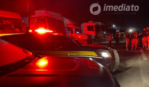 Caminhoneiros interditam BR-174 e caminhões são impedidos de trazer alimentos para Manaus