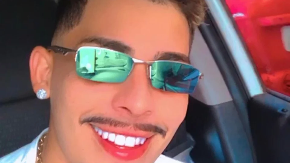 Cantor de forró “Bruxo”, morre após ser baleado com cinco tiros em Manaus