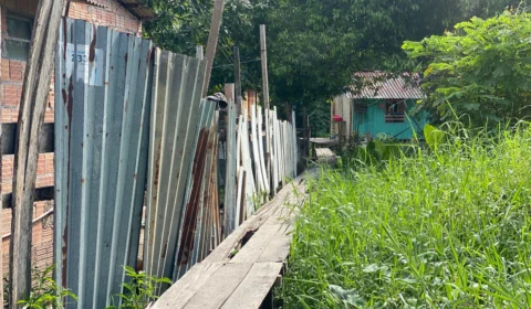 Moradores do Zumbi que sofrem com alagamentos temem novas chuvas