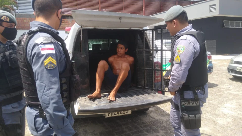 Matador que confessou 24 mortes é preso pela 30° Cicom no bairro Novo; Veja vídeo