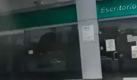 Veja vídeo; Frentista filma HB20 branco furtando combustível em posto de gasolina