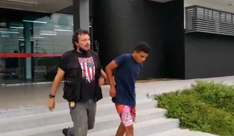 Jovem é preso por morte de padrasto quando ainda era adolescente; Veja vídeos