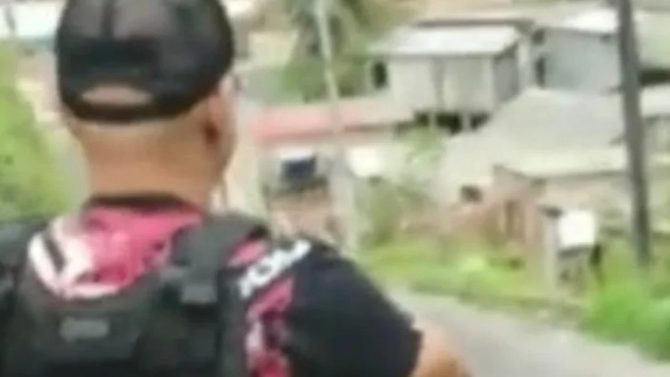 Veja vídeos; Jovem é preso por morte de padrasto quando ainda era adolescente