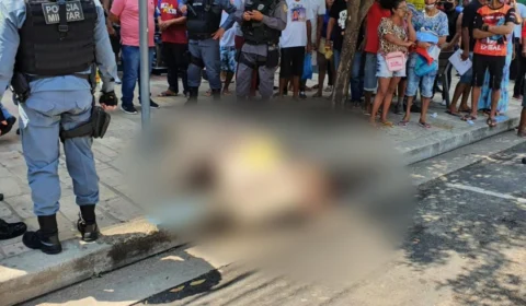 Veja vídeo; Após cometer homicídio, homem faz mulher de refém e acaba preso no Centro de Manaus