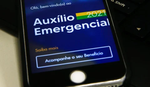 Trabalhadores nascidos em novembro podem sacar auxílio emergencial