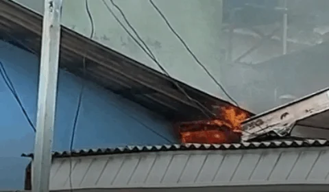Vídeo; Incêndio atinge quatro cômodos de residência no bairro Petrópolis, zona Sul de Manaus
