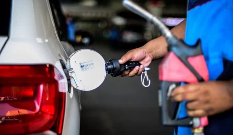 “Falta de planejamento do governo Lula impacta na arrecadação e gera aumento no preço da gasolina”, diz economista