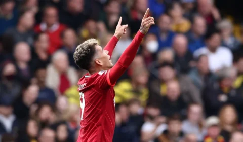 Com 3 de Firmino e golaço de Salah, Liverpool goleia Watford
