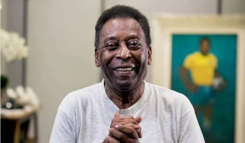 Pelé é internado para continuar tratamento de tumor do cólon em SP