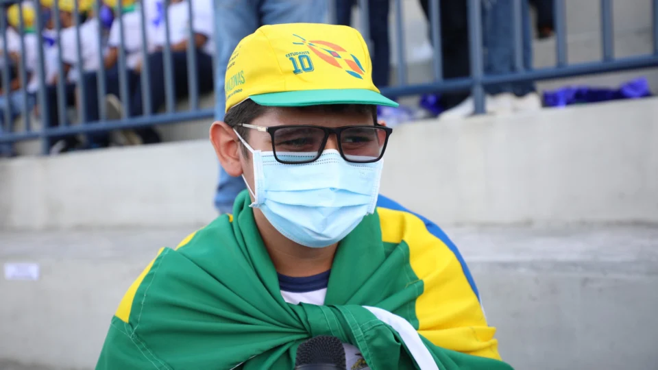 ‘Sensação única’, diz aluno da rede estadual que acompanhou treino da seleção brasileira