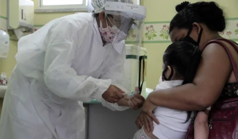 Campanha de multivacinação movimenta postos de saúde na cidade