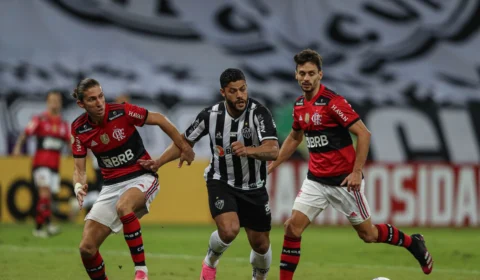 Flamengo enfrenta Atlético-MG com desejo de conquistar liderança do Brasileirão