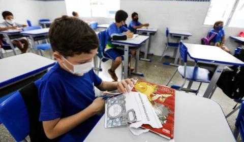 Governo de São Paulo anuncia retorno das aulas 100% presenciais