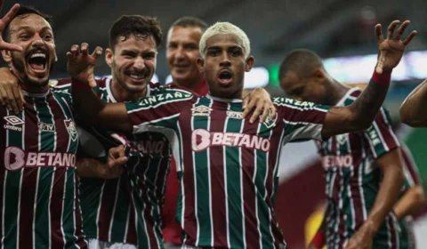 Com dois gols de John Kennedy, Fluminense vence Flamengo por 3×1 no Brasileirão
