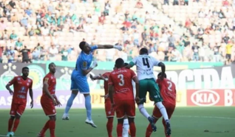 Manaus FC perde para Tombense-MG de virada nos acréscimos, em Manaus