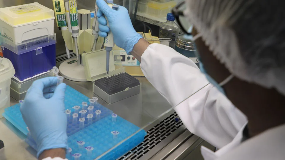 Amazonas tem 49 novos casos de Covid-19 e 1 óbito pela doença nas últimas 24h