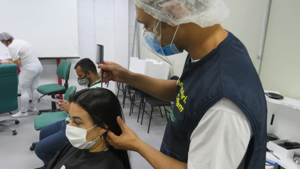 Servidores da FVS-RCP recebem ação festiva em homenagem ao dia do Servidor