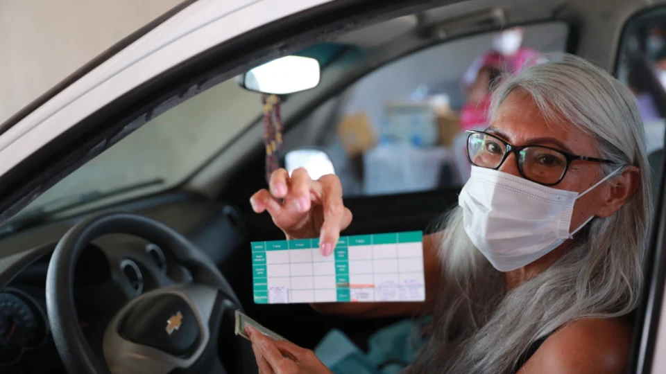 14 pontos de vacinação contra a Covid-19 funcionarão neste sábado (23)