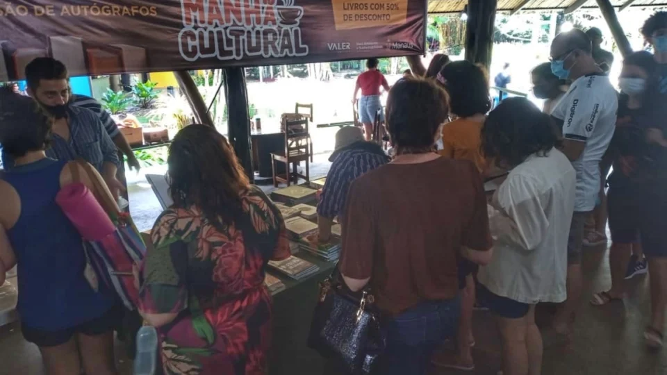 ‘Manhã Cultural’ de Literatura trouxe livros com 50% de desconto no Parque do Mindu