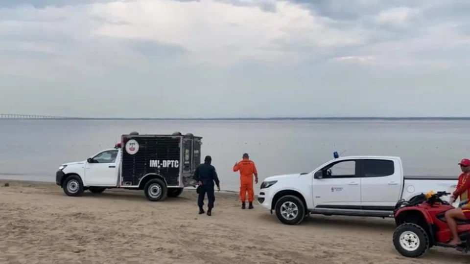 Corpo é encontrado na Praia da Ponta Negra; Veja vídeo