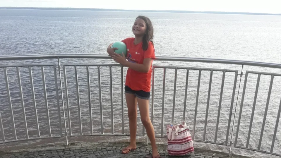 Desespero; família pede ajuda para localizar menina de 12 anos