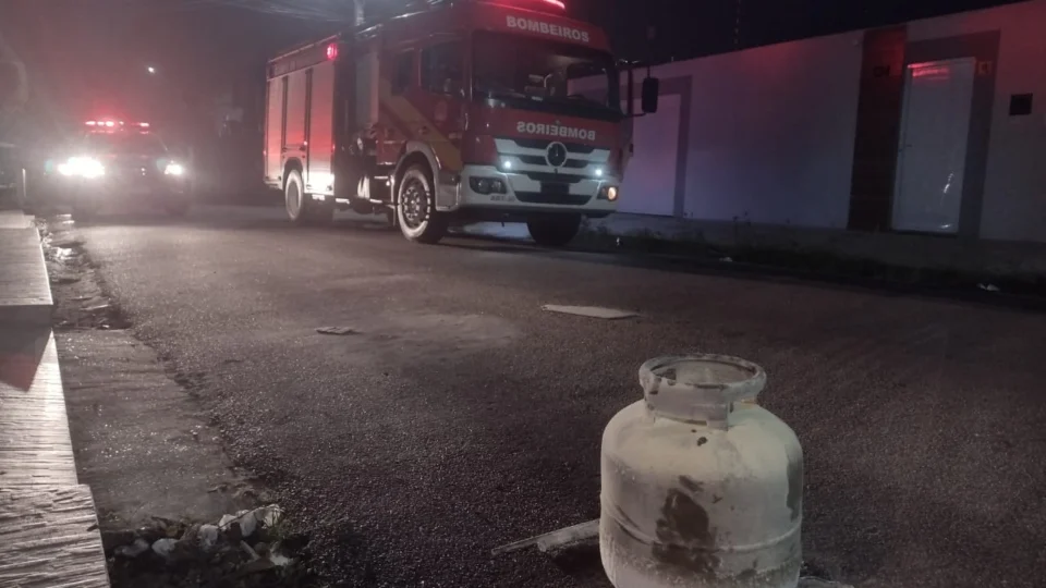 Botija de gás explode dentro de casa no Conjunto Águas Claras