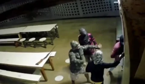 Criminosos arrombam escola e furtam materiais no interior do Amazonas; veja vídeo