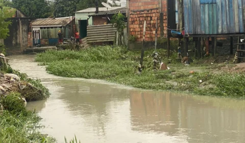 Nossa Senhora de Fátima 1 tem ruas alagadas, casas e veículo invadidos pela água da chuva