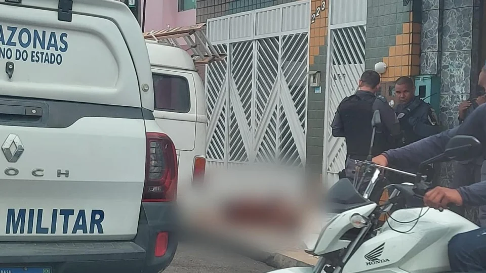 Vídeo; Homem com tornozeleira eletrônica é espancado durante briga no bairro Alvorada 2