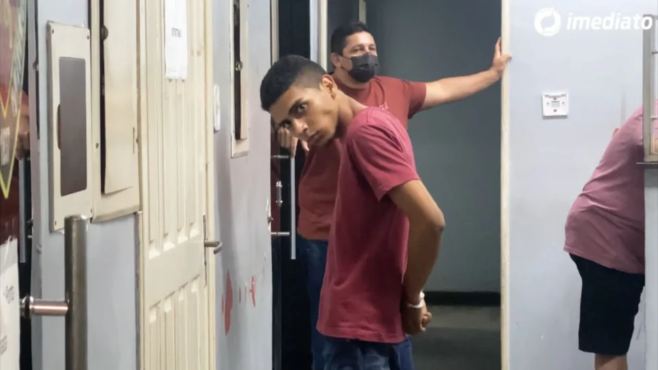 Ex-presidiário é preso com carro roubado no centro de Manaus há uma semana